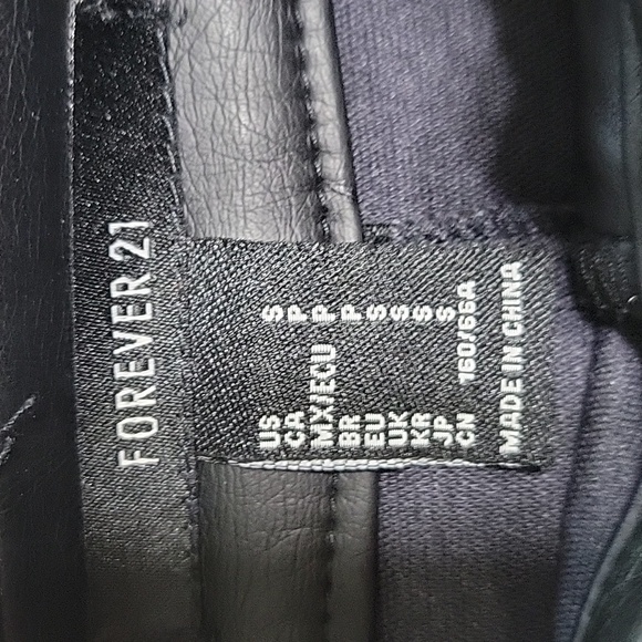 Forever 21 Women's mini faux leather skirt | size S - Picture 4 of 4